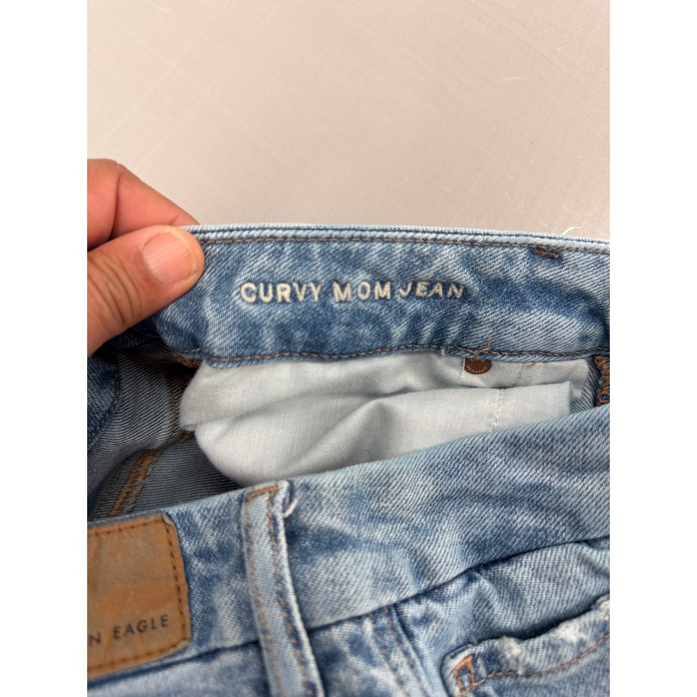 American Eagle Curvy Mom Jeans Size 8 Regular Light Wash Blue Strigid High Rise - Picture 4 of 10